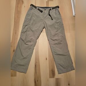 Columbia Silver Ridge Cargo Pants. Omni-Shade 38x30 LIKE NEW!
